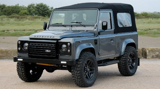 SOLIDO 1:18 Scale - 2016 Land Rover Defender 90, Short with Rear Cover, Matt Silver - S1813501