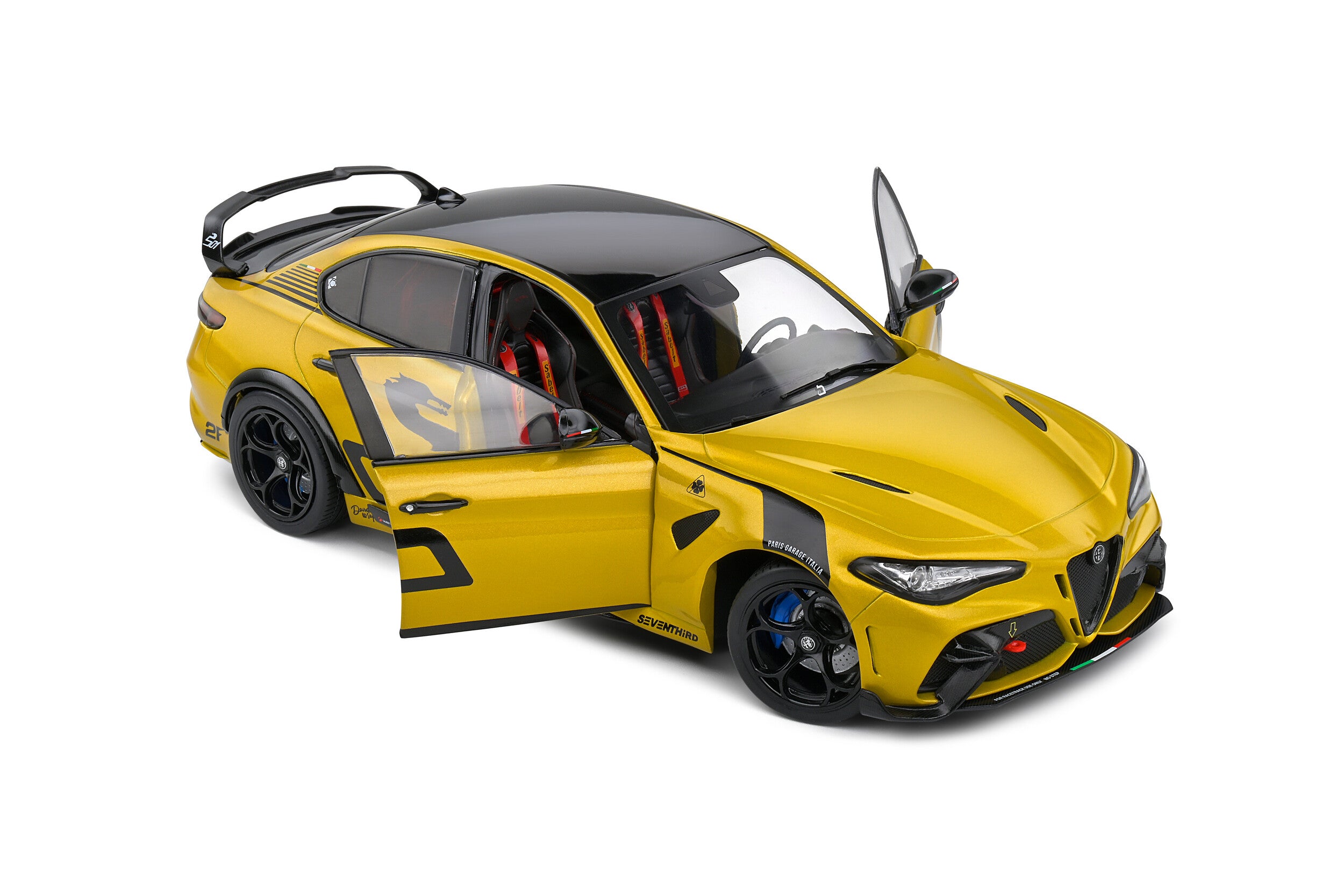 Solido 1:18 Diecast - 2022 Alfa Romeo Giulia GTA Nagemaakt, Gold - S1806905