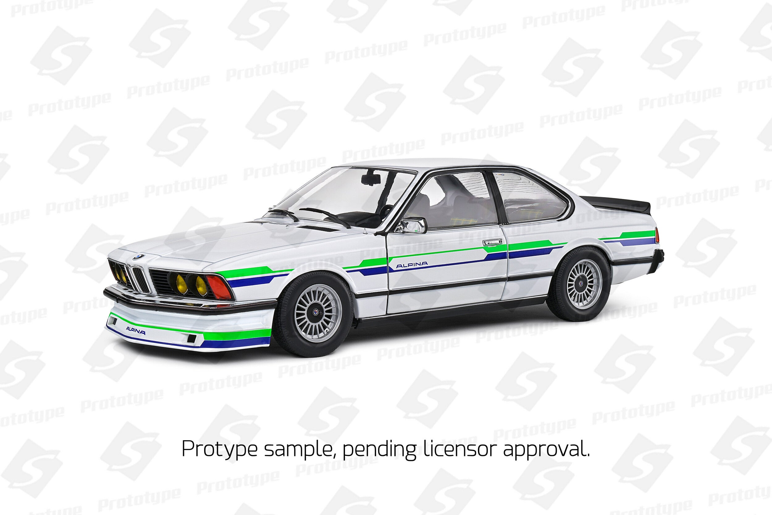 Solido 1:18 Diecast - BMW 7 Series Alpina B7 Turbo (E24), White - S1810303