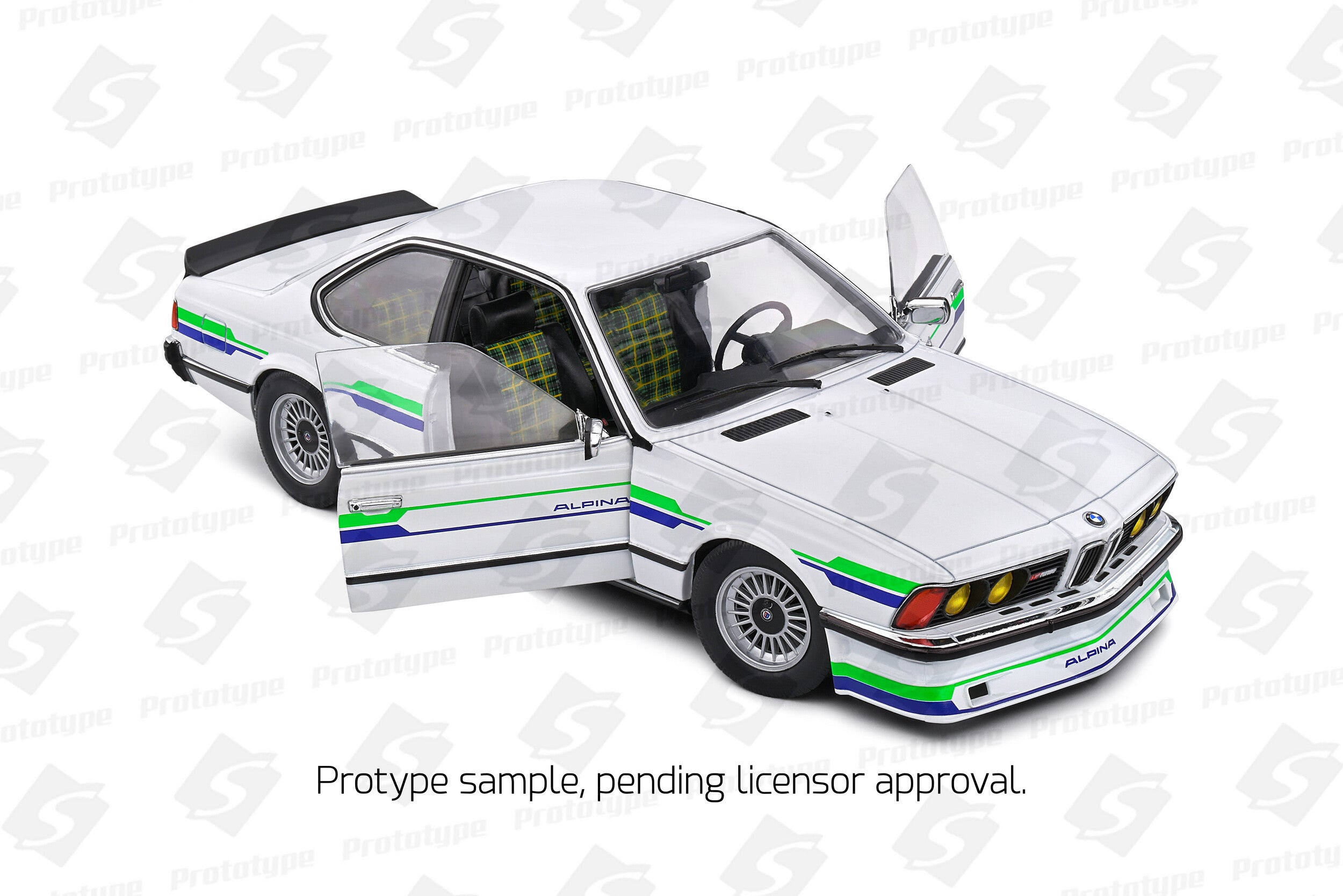 Solido 1:18 Diecast - BMW 7 Series Alpina B7 Turbo (E24), White - S1810303