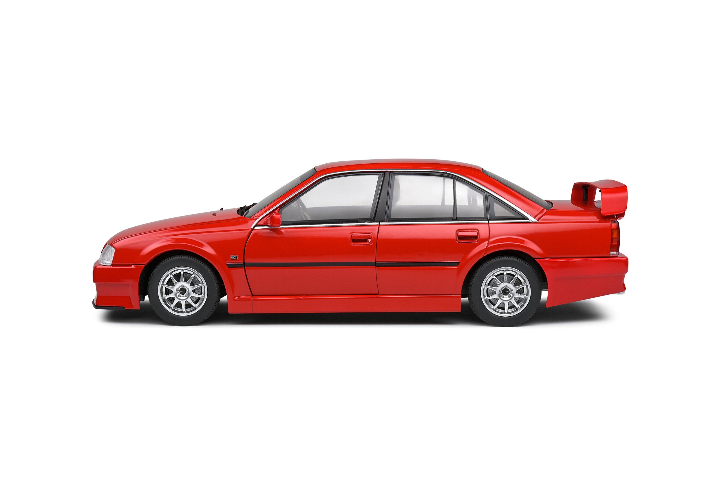 SOLIDO 1:18 Scale Diecast Model, 1990 Opel Omega 3000 24V - Red - S1809704
