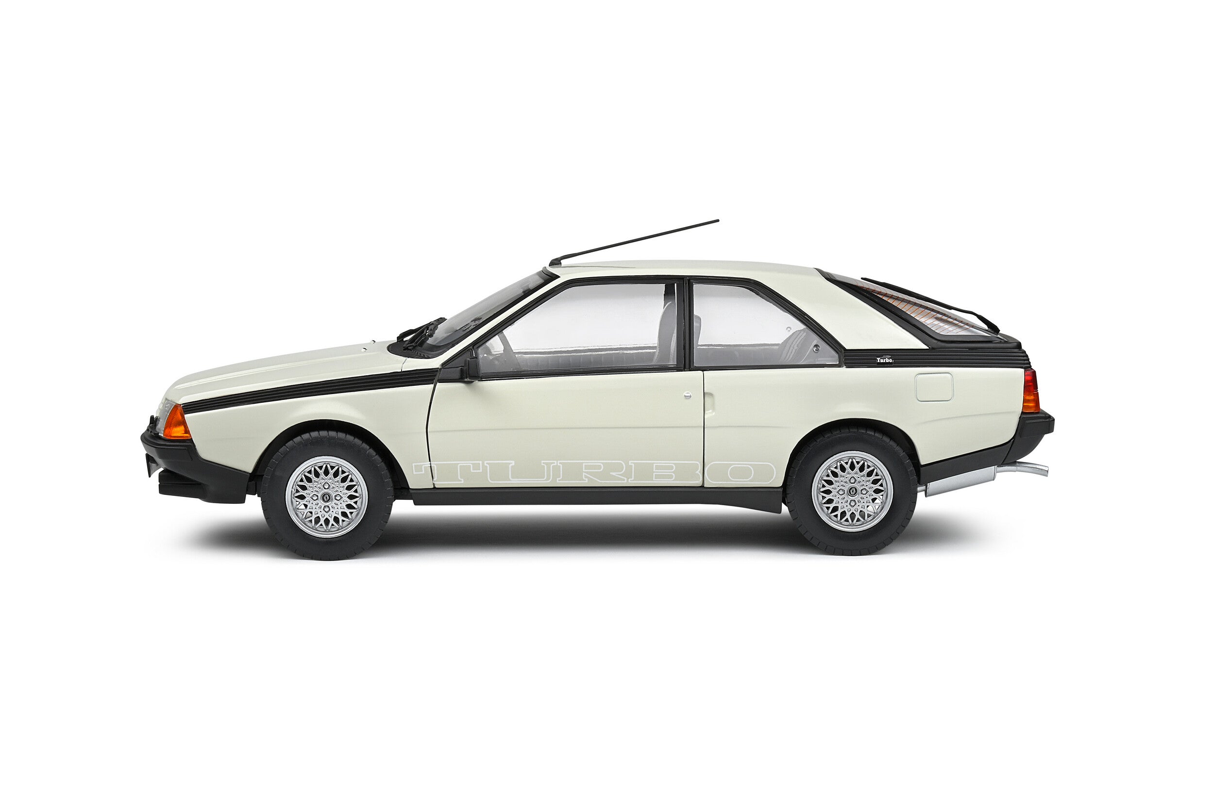 SOLIDO 1:18 Scale Diecast - 1985 Renault Fuego Turbo Blanc Panda - S1806405