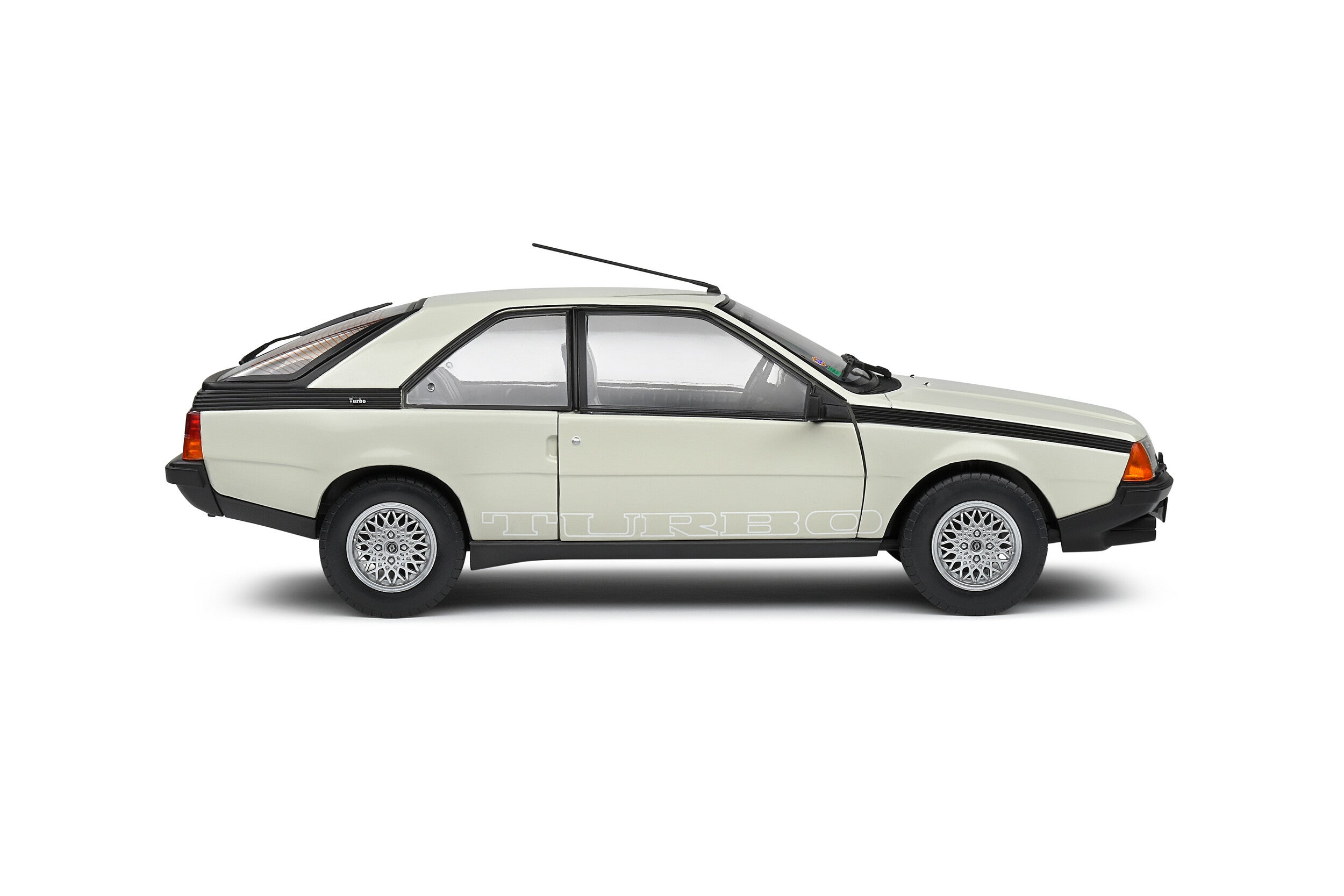 SOLIDO 1:18 Scale Diecast - 1985 Renault Fuego Turbo Blanc Panda - S1806405