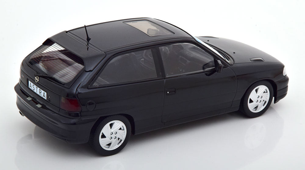 Norev 1:18 Scale Diecast - 1992 Opel (Vauxhall) Astra GSi - Black - 183671