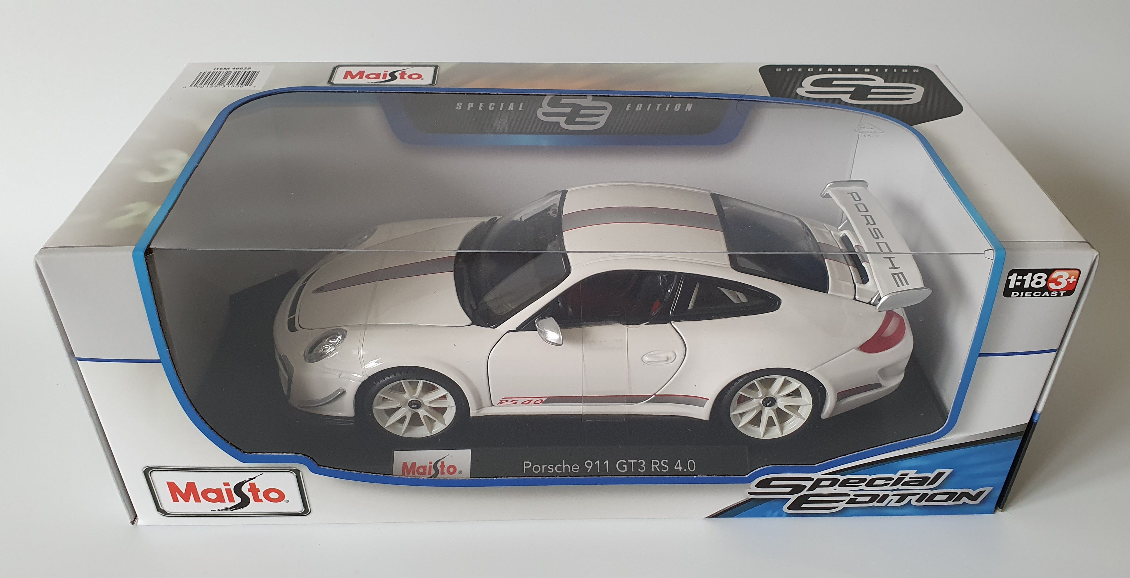MAISTO 1:18 Scale Diecast - Porsche 911 GT3 RS 4.0 in White
