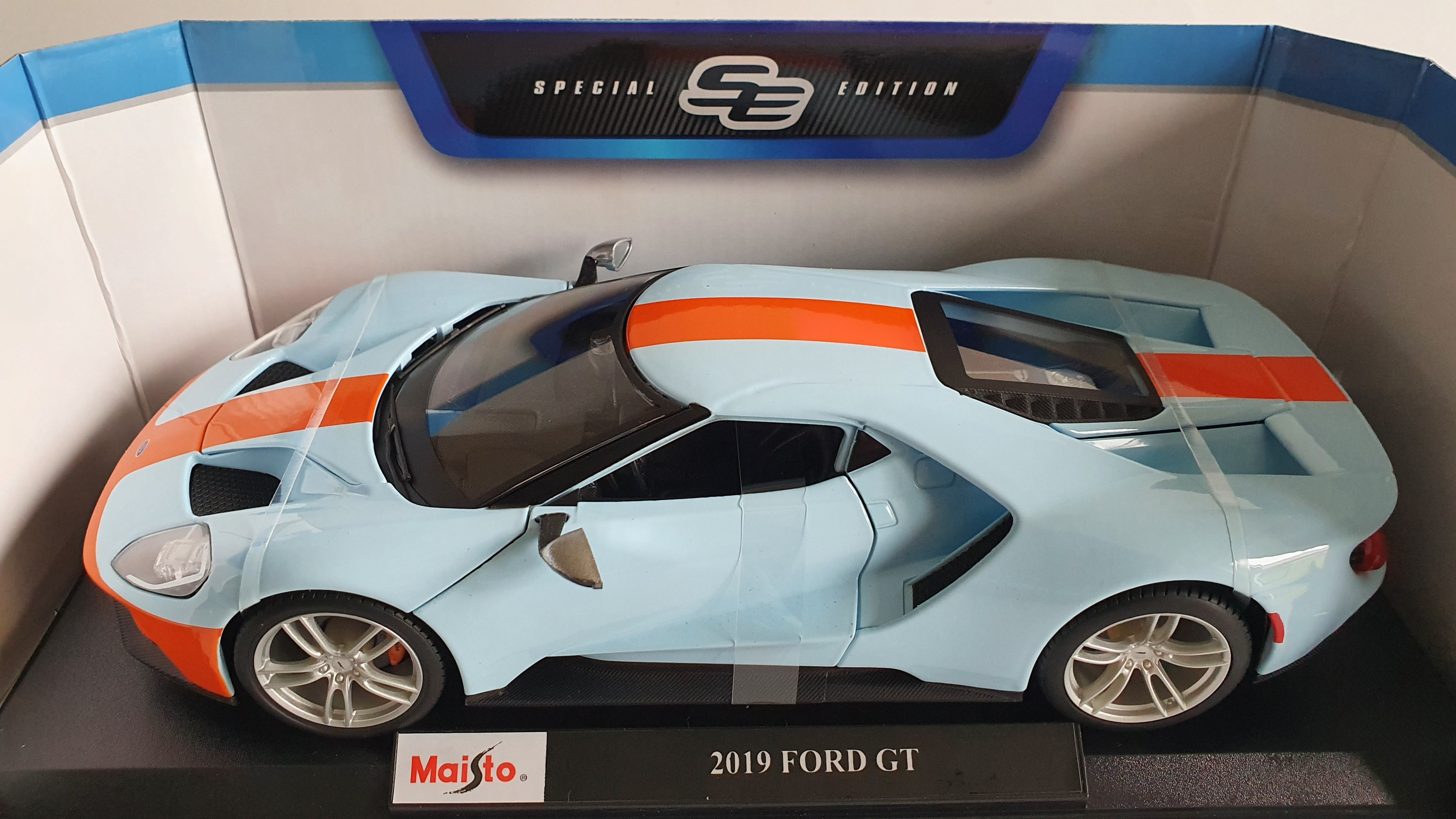 MAISTO 1:18 Scale - 2019 Ford GT in Blue/Orange - Gulf Colour