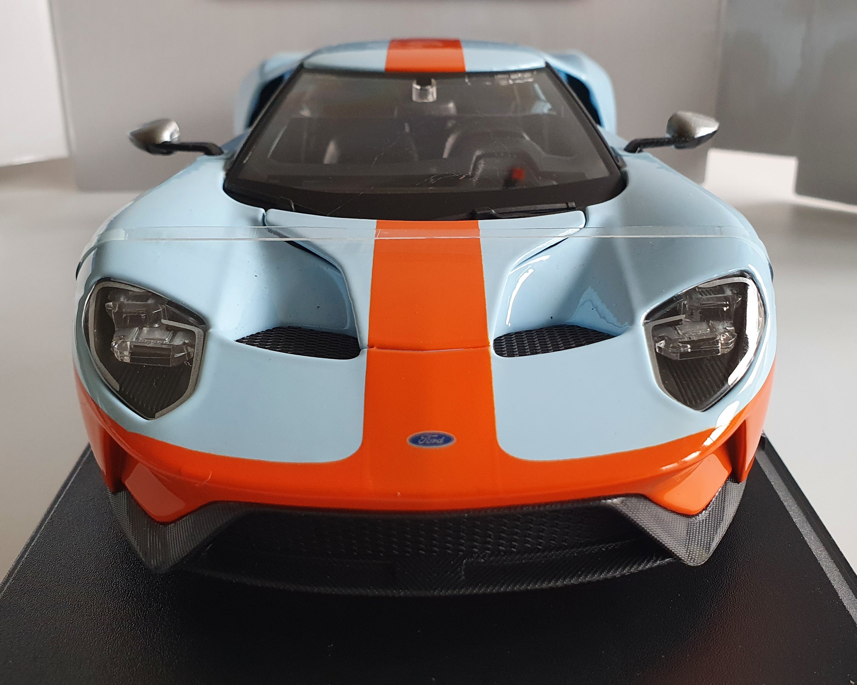 MAISTO 1:18 Scale - 2019 Ford GT in Blue/Orange - Gulf Colour
