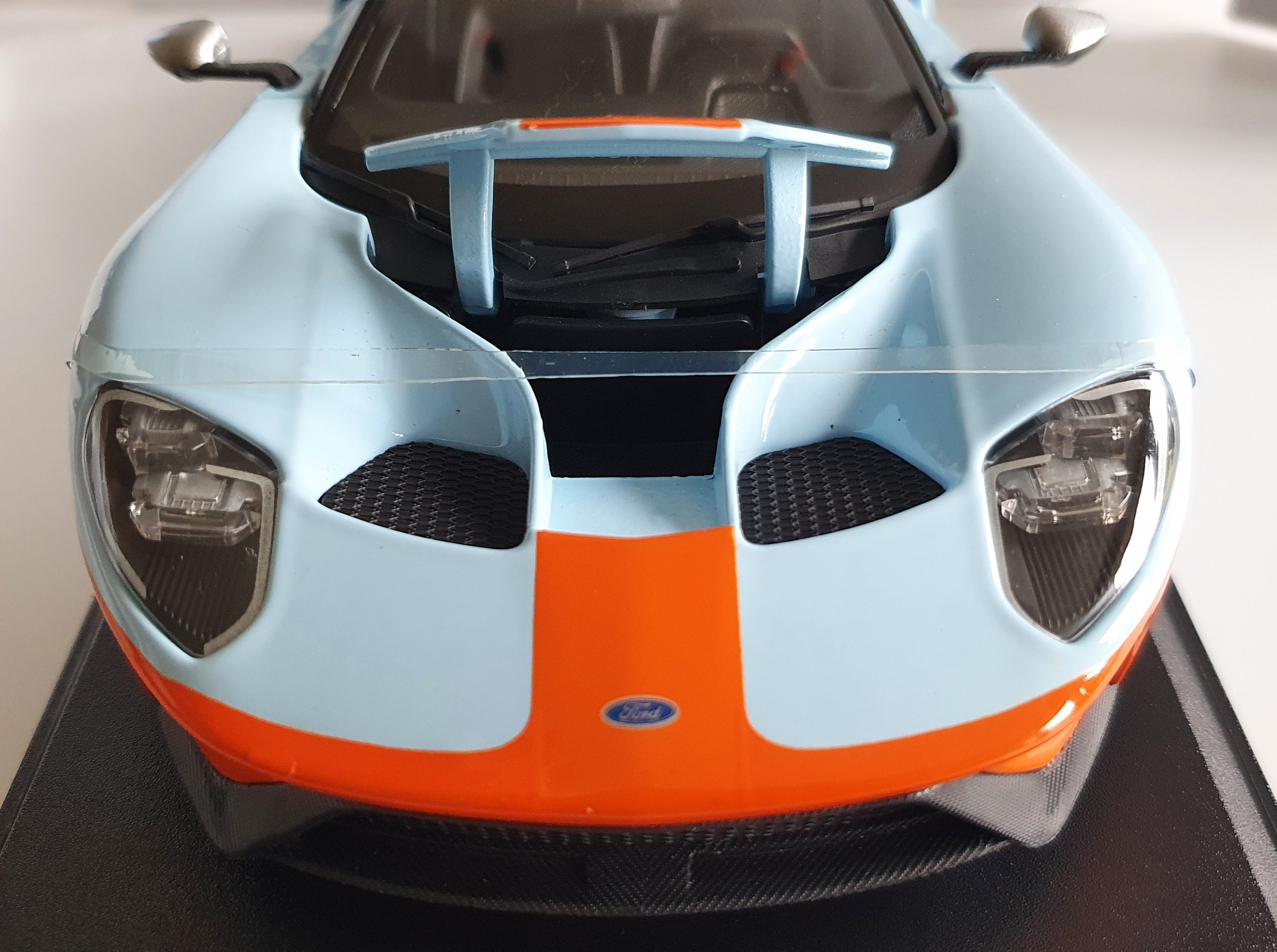 MAISTO 1:18 Scale - 2019 Ford GT in Blue/Orange - Gulf Colour