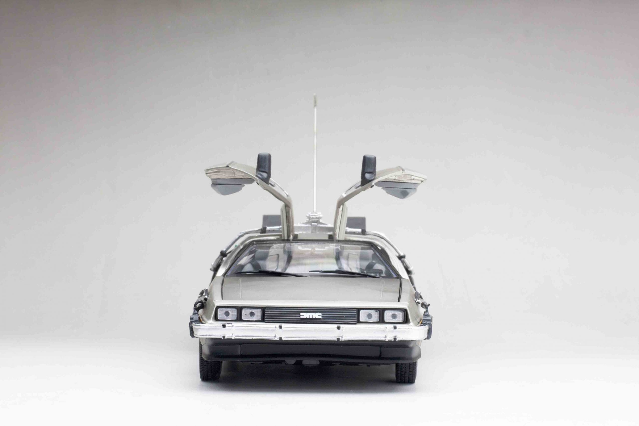 Sunstar 1:18 Scale Delorean 1983 Back To The Future Part 1 - 2711