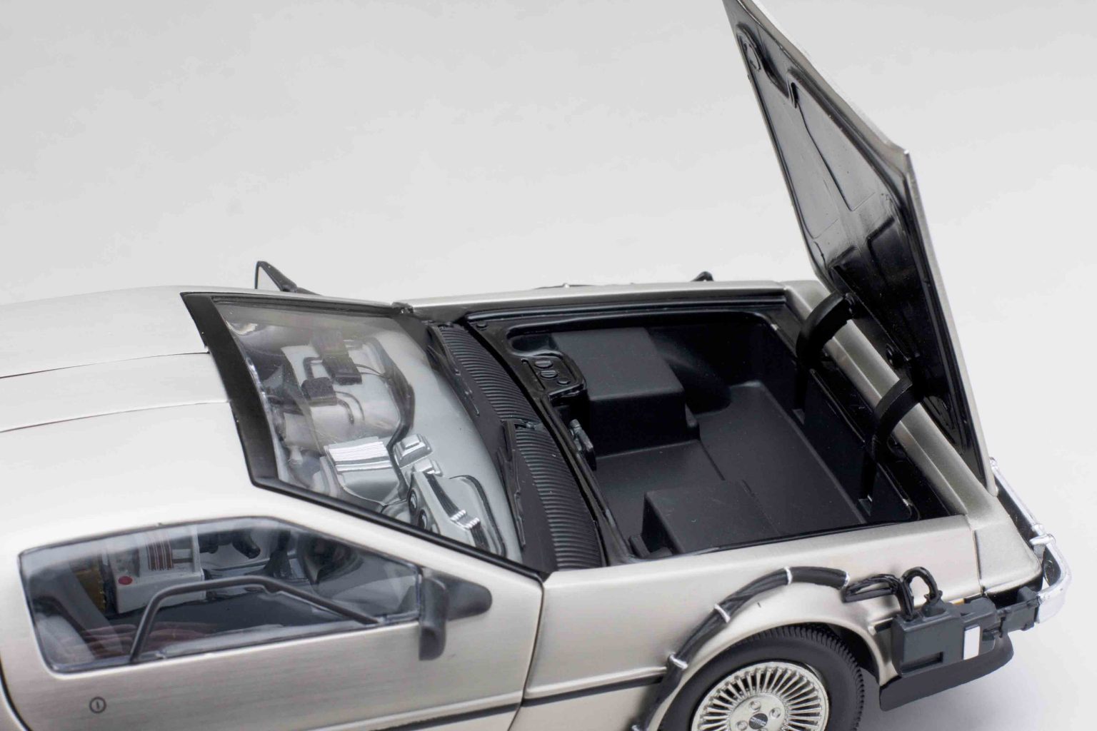 Sunstar 1:18 Scale Delorean 1983 Back To The Future Part 1 - 2711