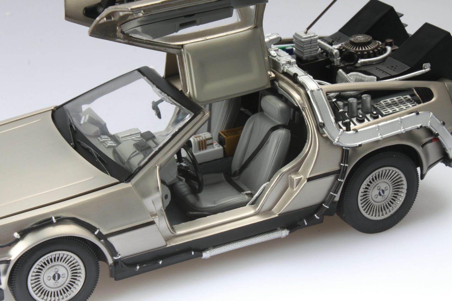 Sunstar 1:18 Scale Delorean 1983 Back To The Future Part 1 - 2711