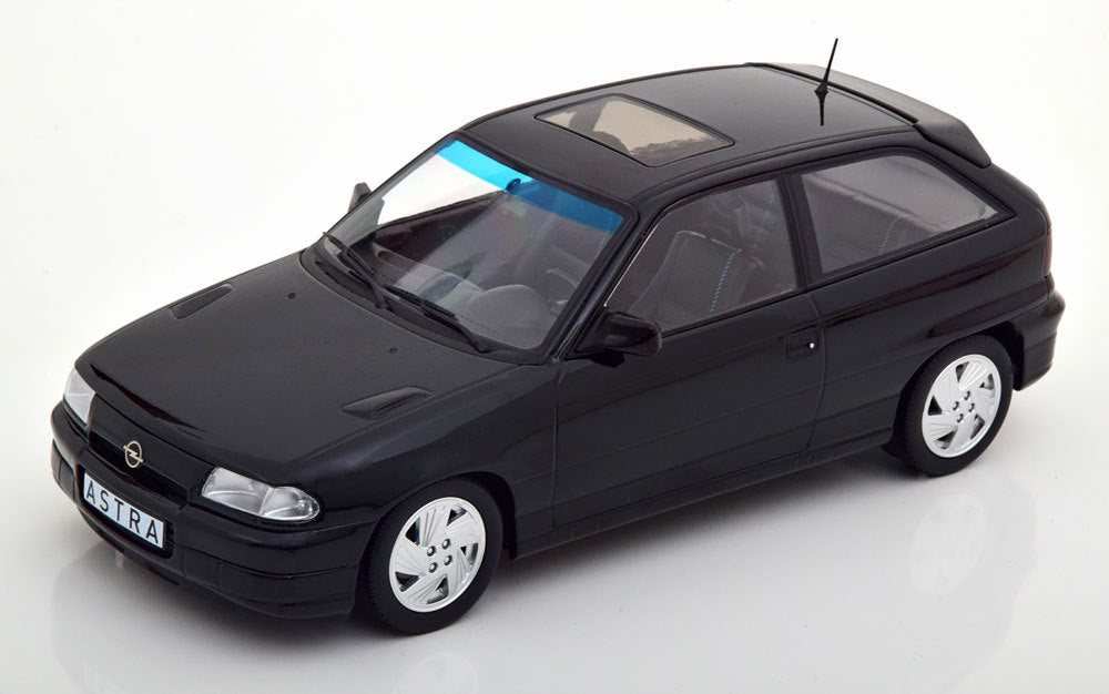Norev 1:18 Scale Diecast - 1992 Opel (Vauxhall) Astra GSi - Black - 183671