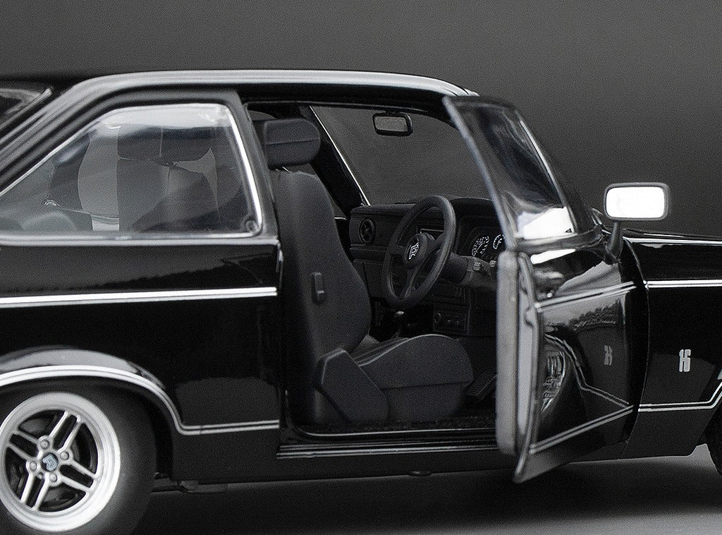 SUNSTAR 1:18 Scale Ford Escort Mk2 Mexico in Black (RHD) - 4634R