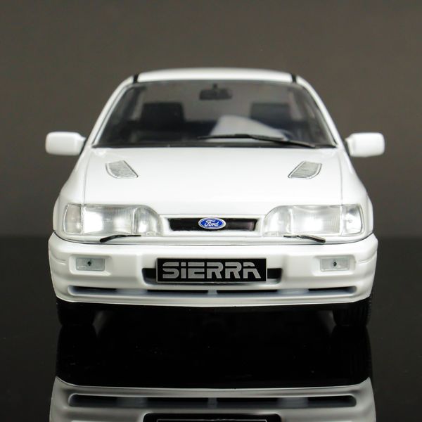 MCG 1:18 Scale - 1992 Ford Sierra Sapphire Cosworth 4x4 White