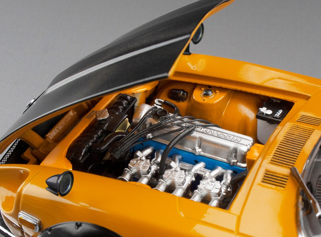 Sunstar 1:18 - 1972 Datsun Fairlady Z (S30) RHD - Orange/Carbon bonnet - 3516R