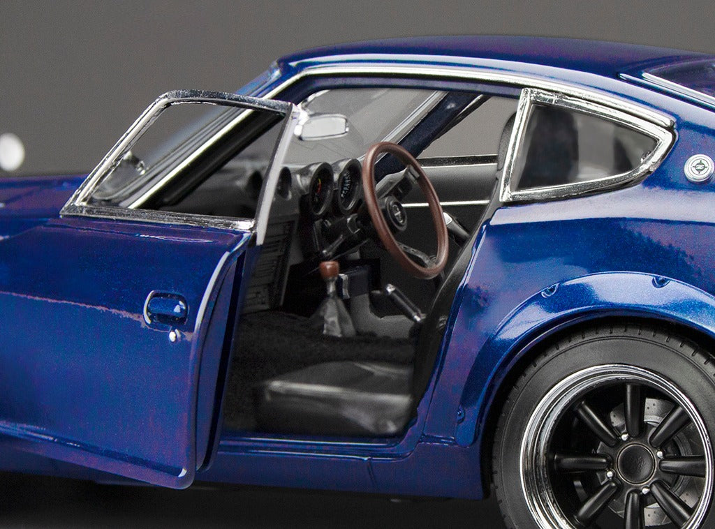 Sunstar 1:18 - 1972 Datsun Fairlady Z (S30) RHD - Midnight Blue - 3515R
