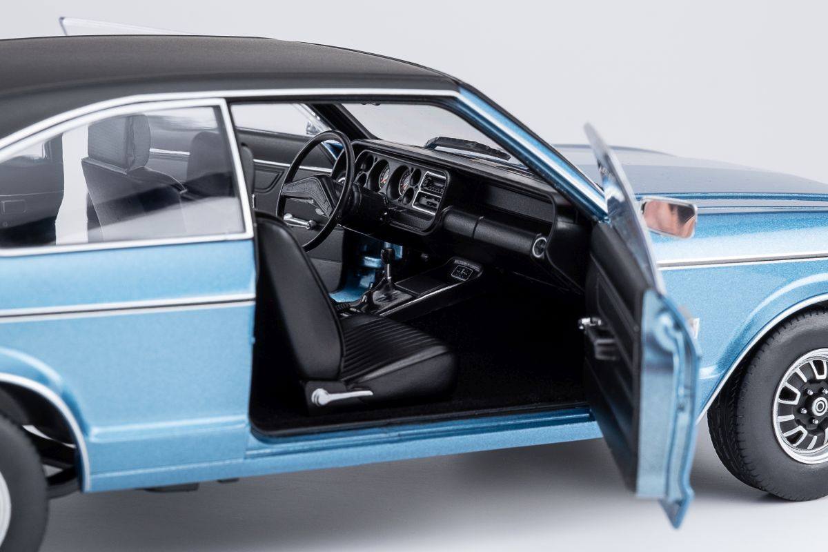 Touring Modelcars 1:18 Scale Diecast - 1975 Ford Granada Coupe Series 2, Light Blue Metalllic - 18080002