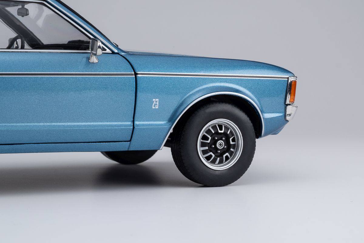 Touring Modelcars 1:18 Scale Diecast - 1975 Ford Granada Coupe Series 2, Light Blue Metalllic - 18080002