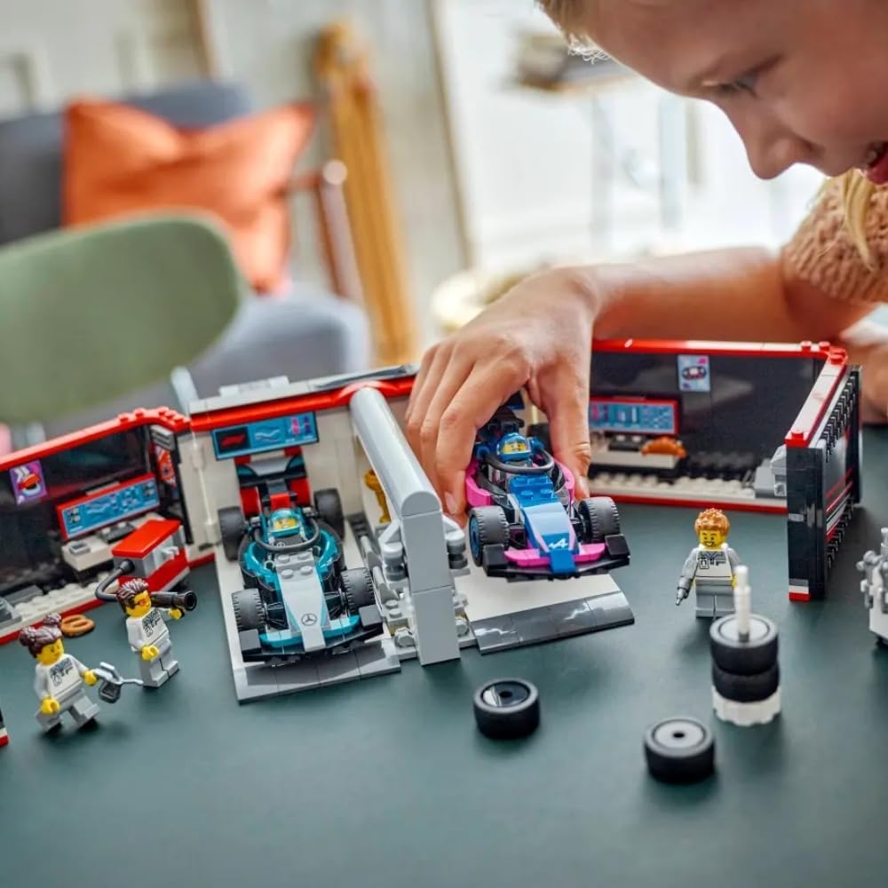 LEGO 60444 - City F1 Garage & Mercedes-AMG & Alpine Cars