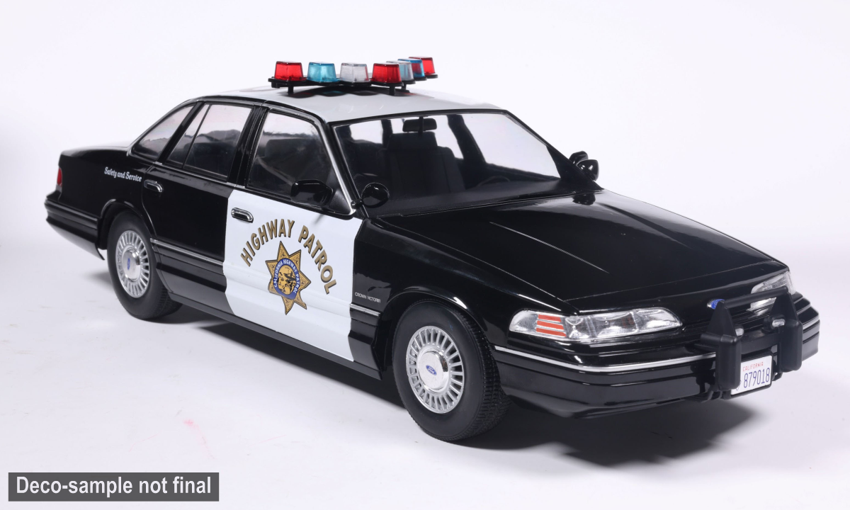 MCG 1:18 Scale Diecast - 1992 Ford Crown Victoria – California Highway Patrol - MCG18028