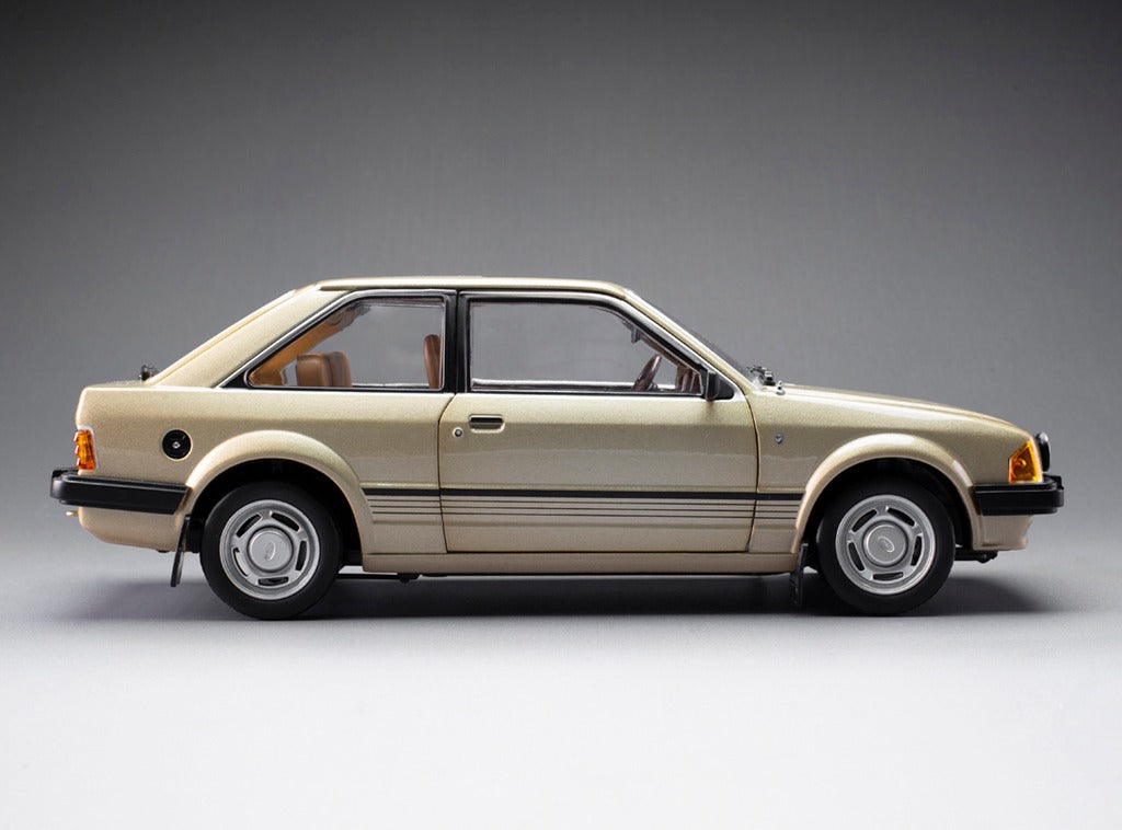 SUNSTAR 1:18 Scale - 1981 Ford Escort Mk3 Ghia in Gold - RHD UK EXCLUSIVE, 360 pcs - 5032R