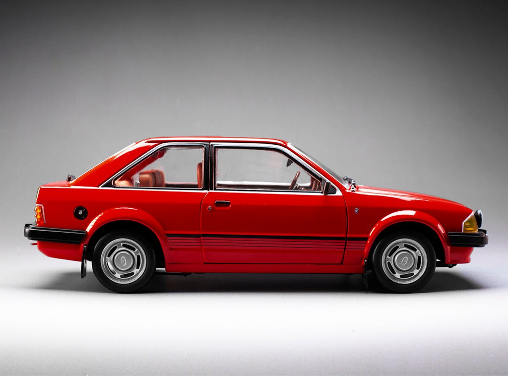 SUNSTAR 1:18 Scale - 1981 Ford Escort Mk3 Ghia in Red - RHD UK EXCLUSIVE, 360 pcs - 5031R