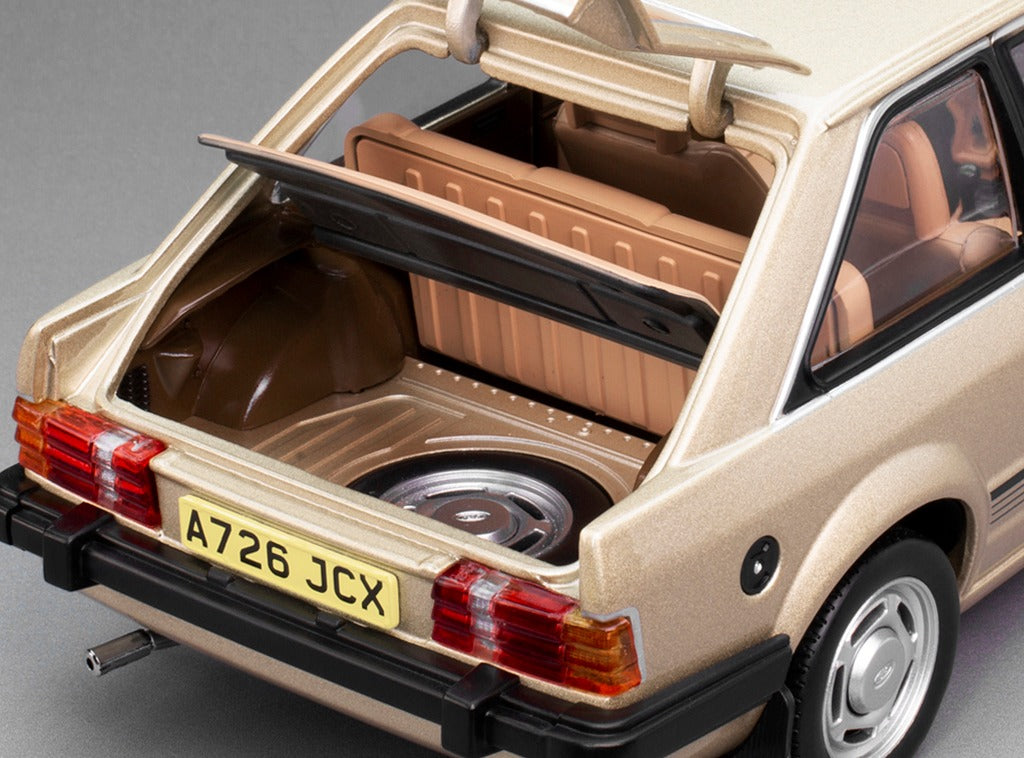 SUNSTAR 1:18 Scale - 1981 Ford Escort Mk3 Ghia in Gold - RHD UK EXCLUSIVE, 360 pcs - 5032R