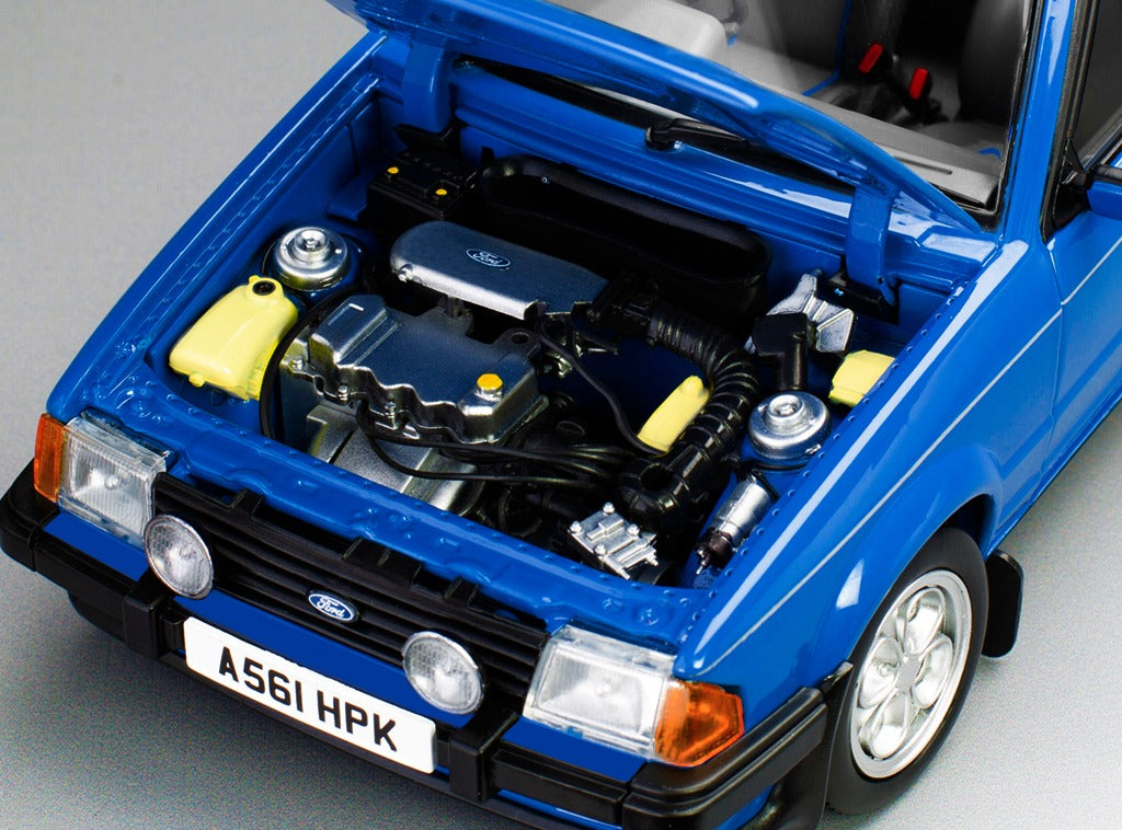 SUNSTAR 1:18 Scale - 1983 Ford Escort Mk3 XR3i Cabriolet in Azure Blue (RHD) - 4988R