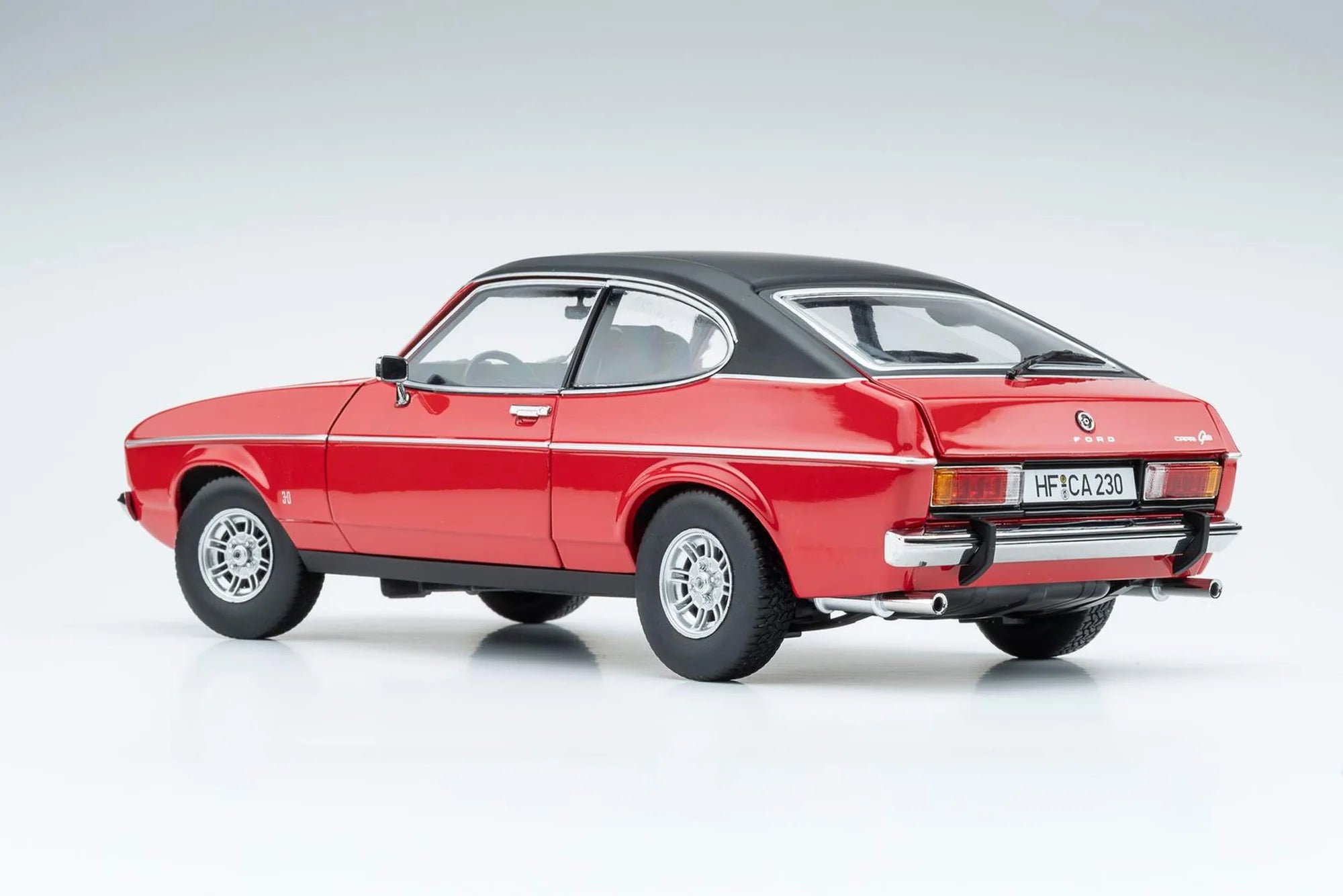 Touring Modelcars 1:18 Scale Diecast - 1974 Ford Capri Mk2 3.0 Ghia, Spanish Red - 18081201