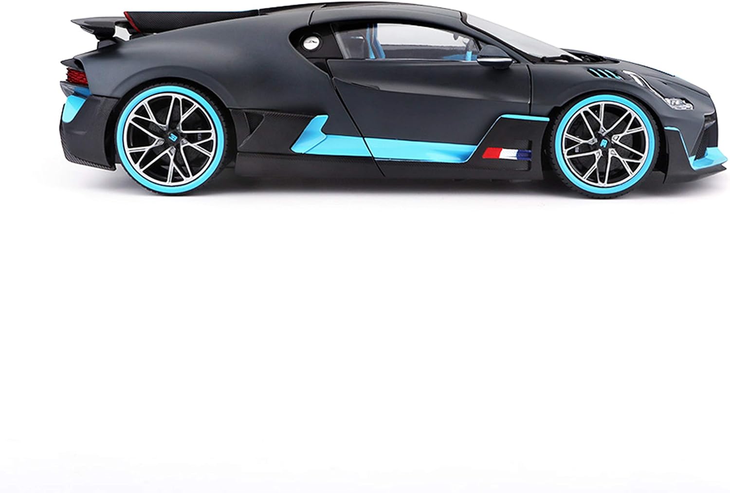 BBURAGO 1:18 Scale - Bugatti Divo in Two Tone Blue and Black - Diecast Model Car