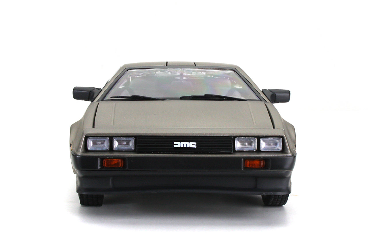 Sunstar 1:18 Scale 1983 Delorean DMC  - Diecast Model Car  - Road Version