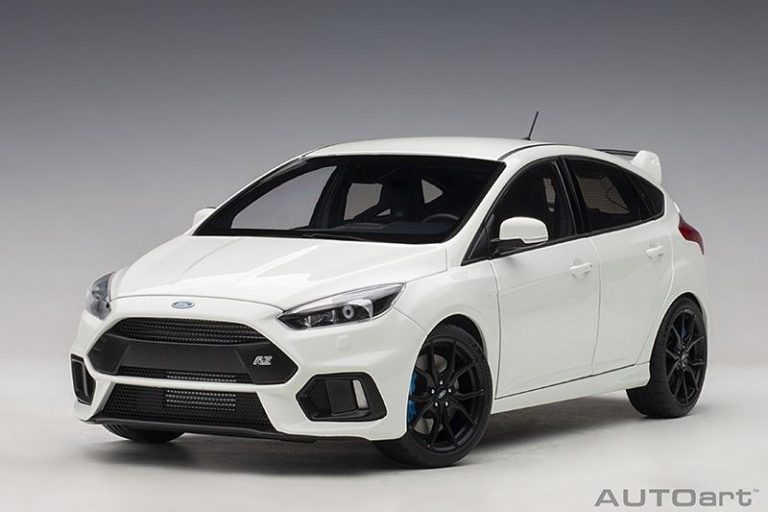 Autoart 1:18 Ford Focus RS 2016, frozen white, (full openings) 72951