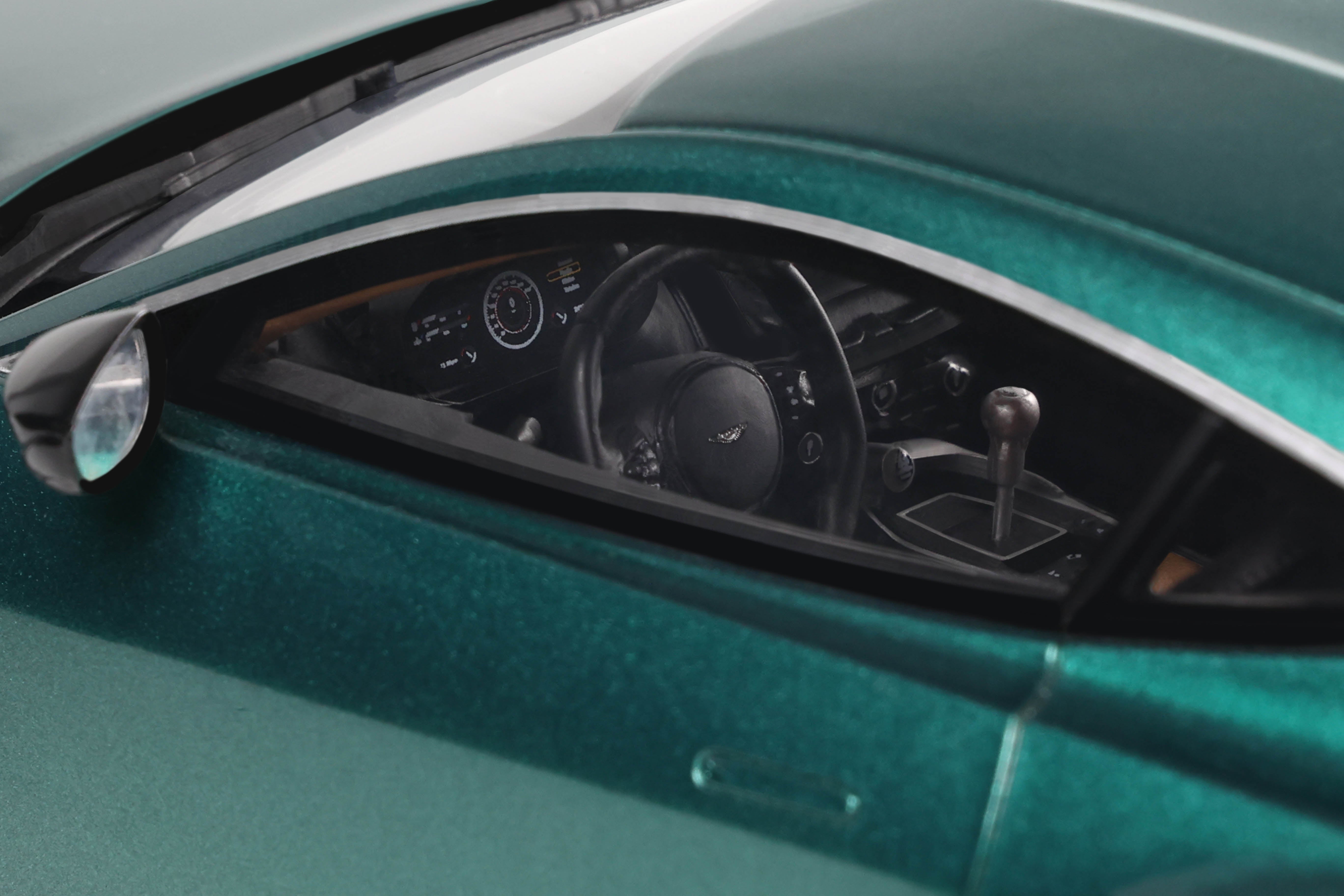 GT Spirit 1:18 Scale Resin Model - 2024 Aston Martin Valour, Green - GT480