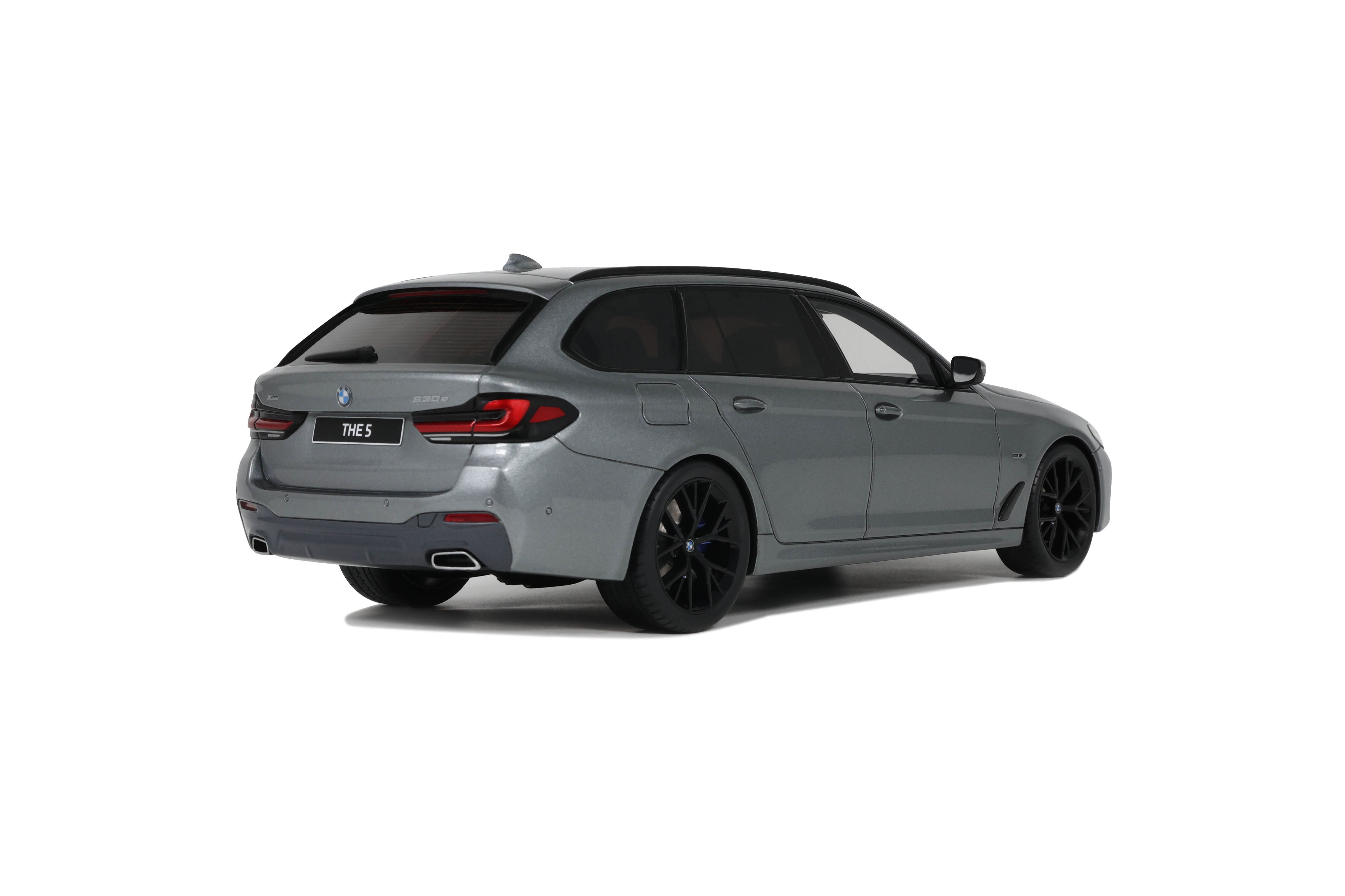 GT Spirit 1:18 Scale Resin Model - 2023 BMW 530E XDrive M Sport Touring, Grey - GT485