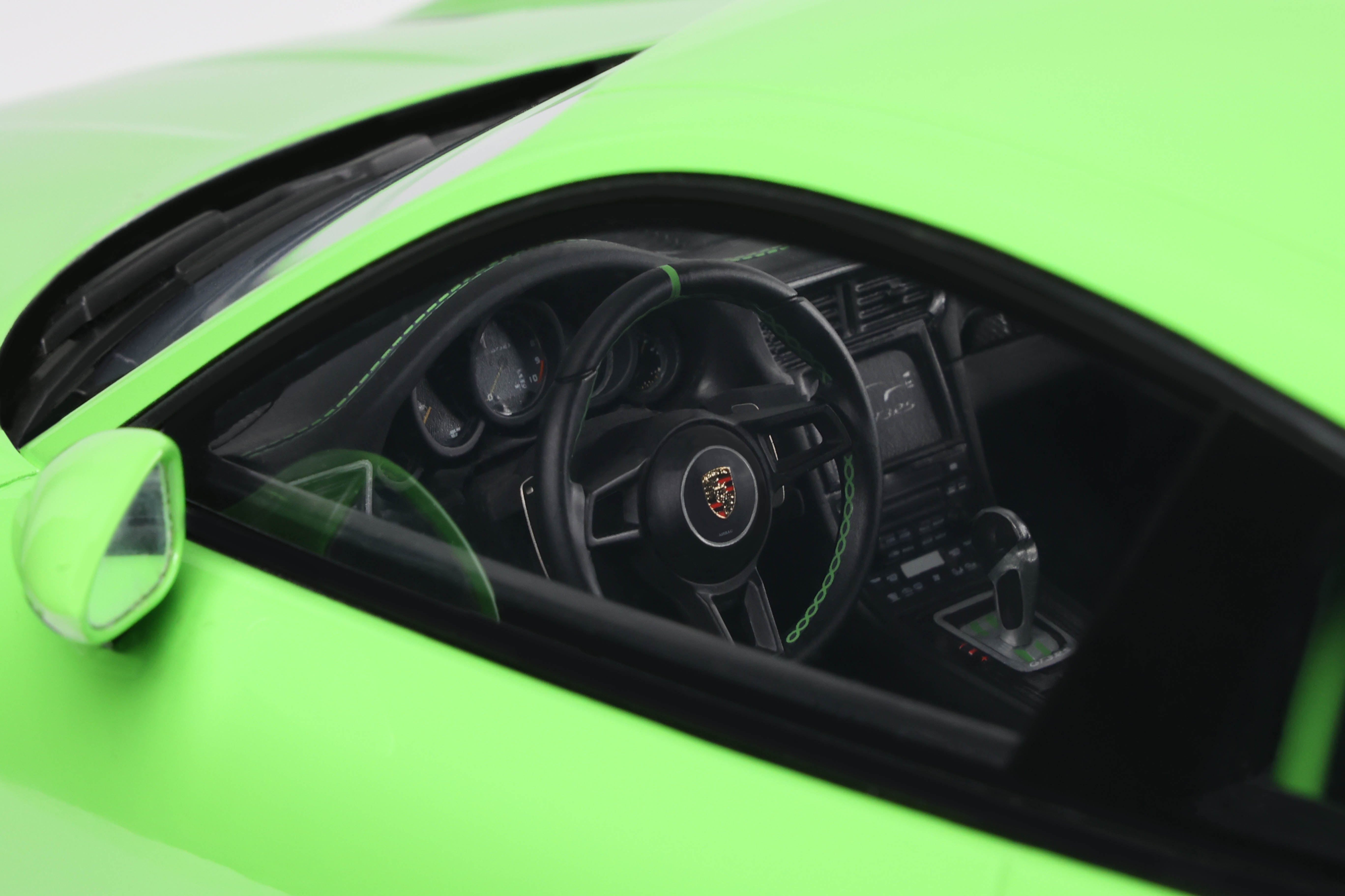 GT Spirit 1:12 Scale Resin Model - 2019 Porsche 911 (991.2) GT3 RS, Green - GT917