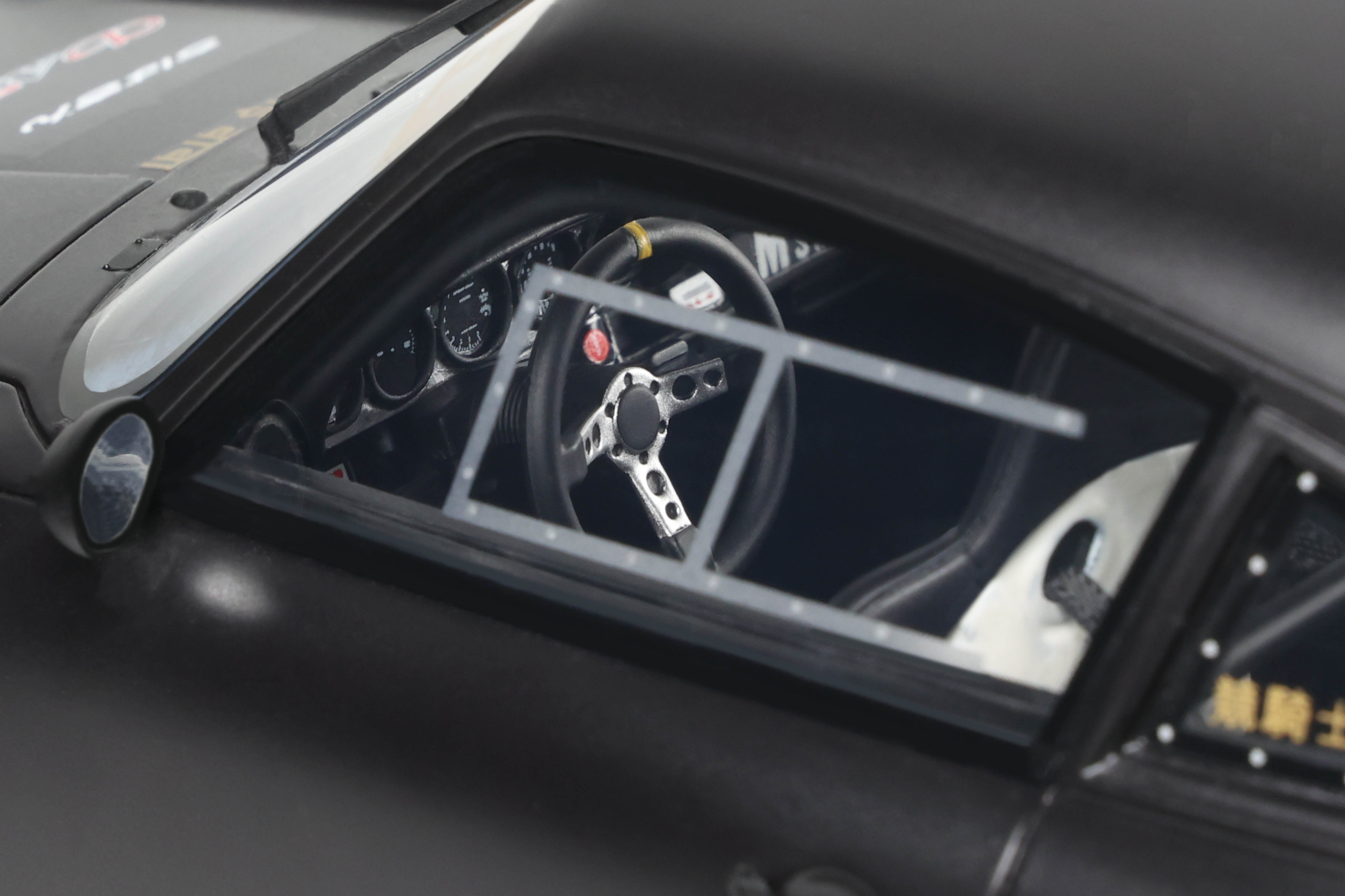 GT Spirit 1:18 Scale Resin Model, 2010 RWB Stella Artois - Black - GT918