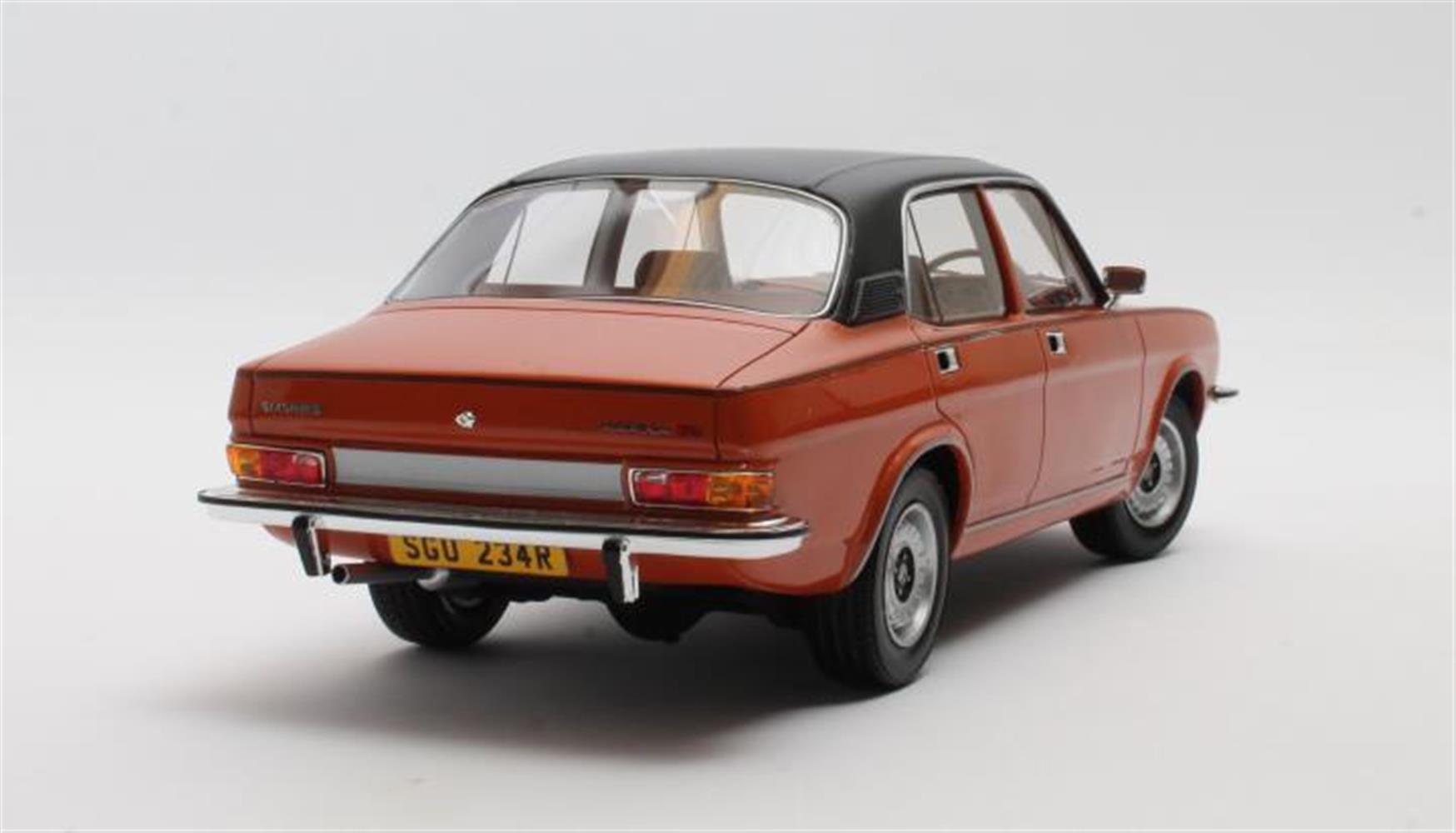 CULT 1:18 Scale Model 1976-1978 Morris Marina Saloon - Orange CML157-1