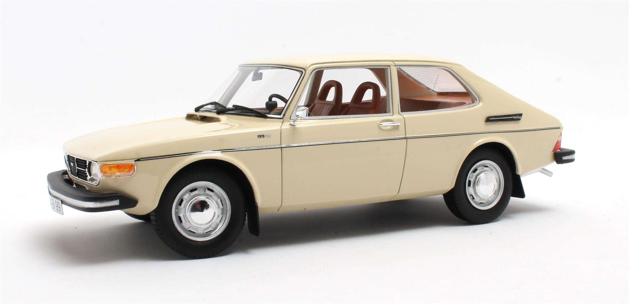 CULT 1:18 Resin - 1975 Saab 99 Combi - Orchid White - CML176-2