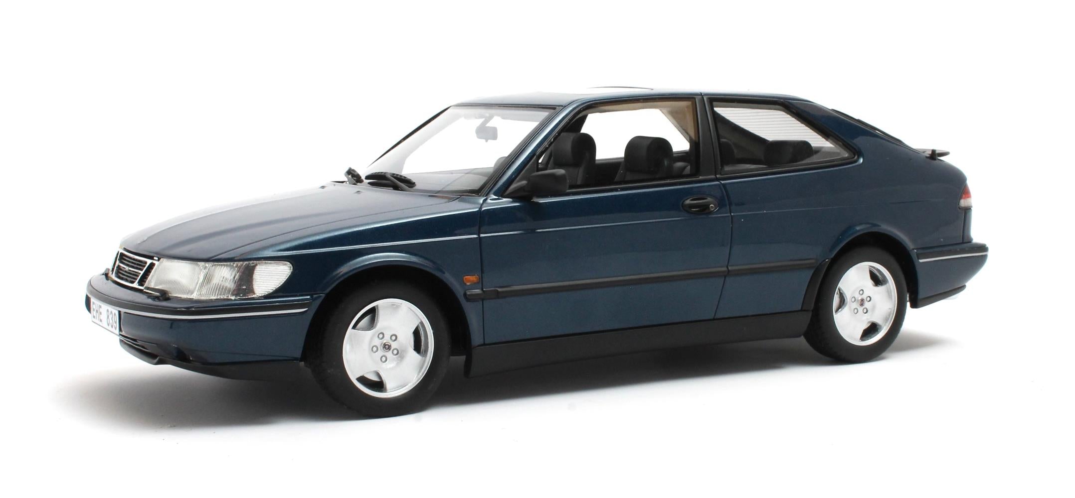 CULT 1:18 Scale 1994 SAAB 900 SE Turbo, Blue Metallic - CML190-1