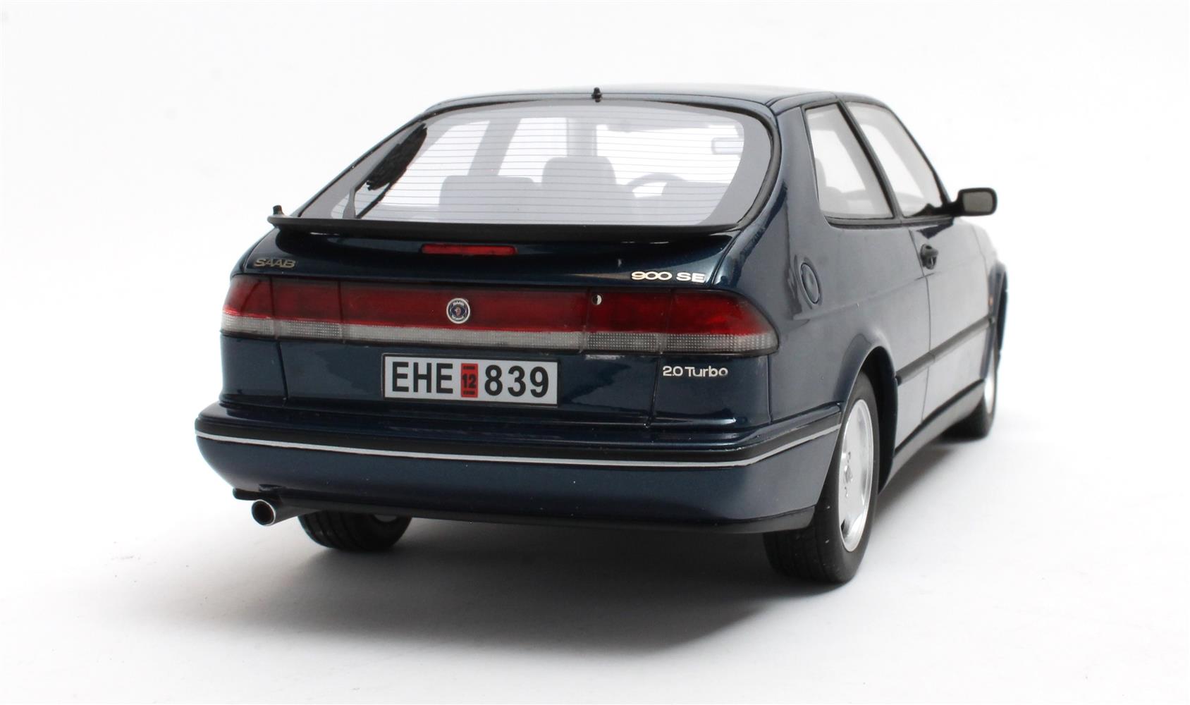 CULT 1:18 Scale 1994 SAAB 900 SE Turbo, Blue Metallic - CML190-1
