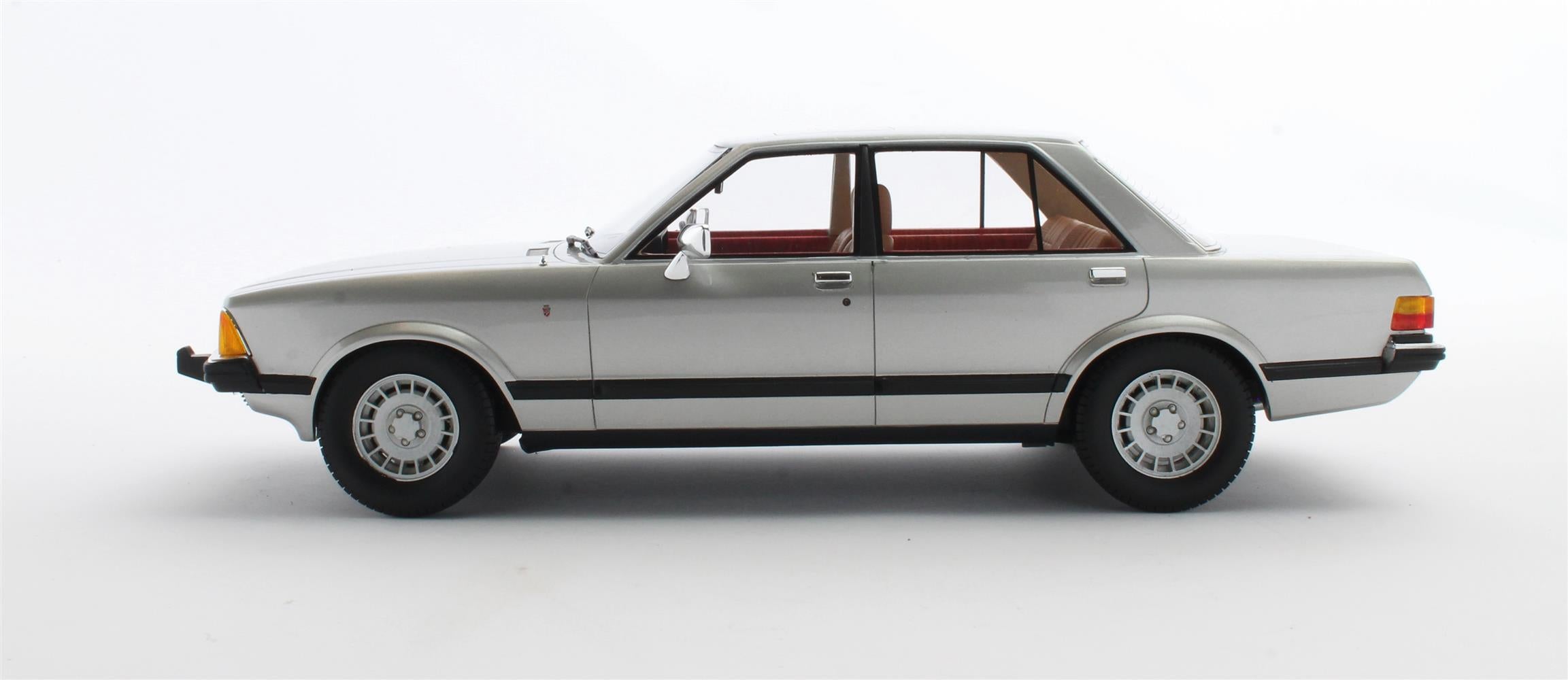CULT 1:18 Scale Model 1978 Ford Granada Mk2 - Silver Metallic - CML133-3