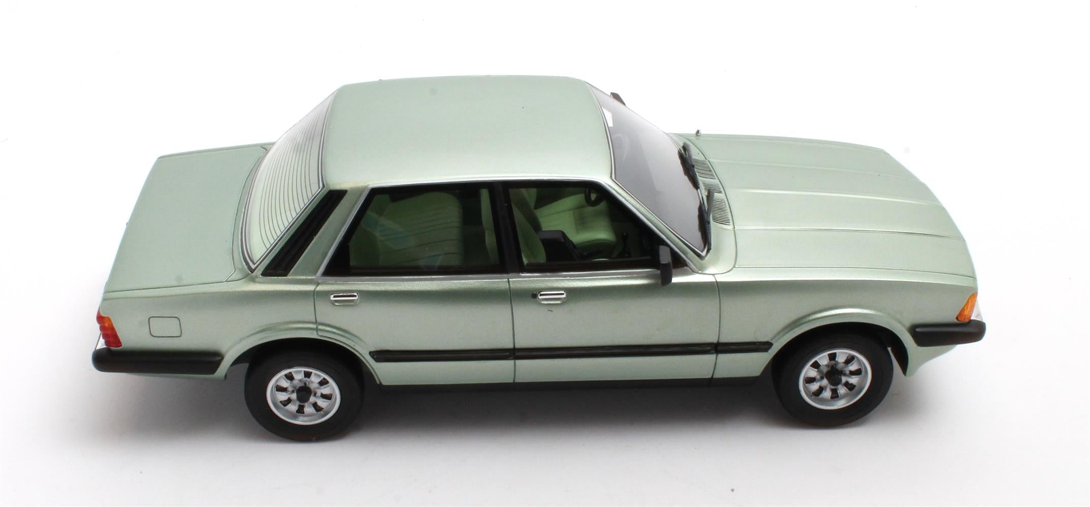 CULT 1:18 Resin - 1980 Ford Taunus TC4 (Cortina Mk5 2.0 GL) - Green Metallic - CML175-1