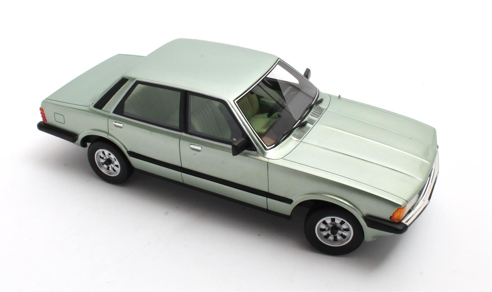CULT 1:18 Resin - 1980 Ford Taunus TC4 (Cortina Mk5 2.0 GL) - Green Metallic - CML175-1