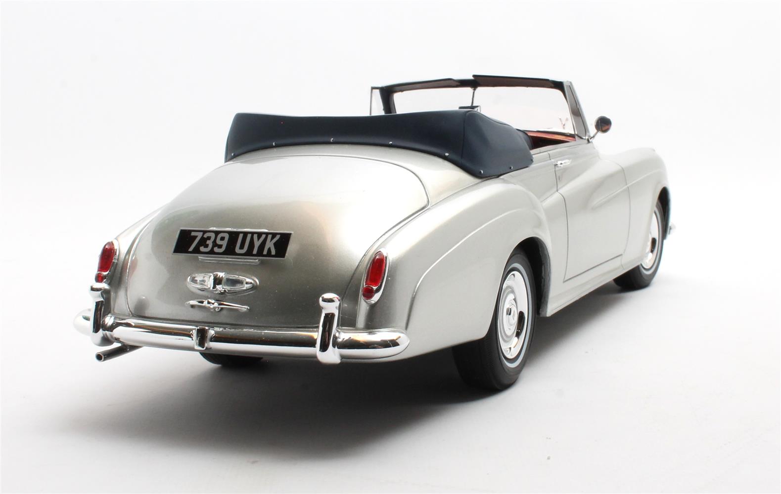 CULT 1:18 Resin - 1960 Rolls Royce Silver Cloud DHC, Grey - CML105-1