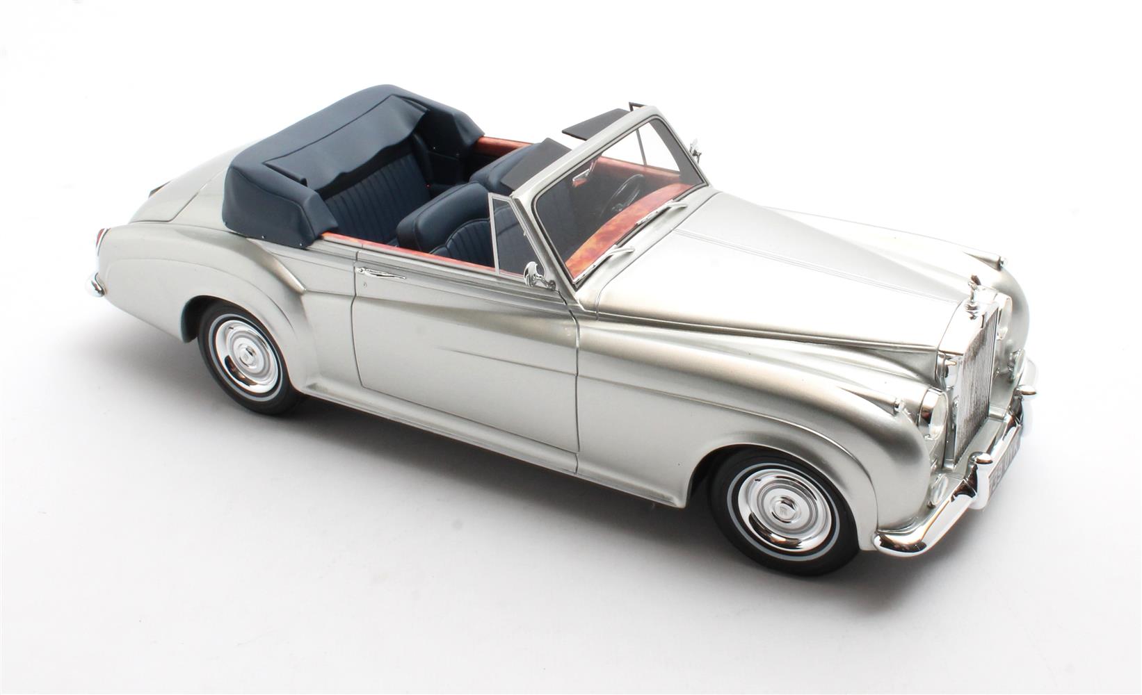 CULT 1:18 Resin - 1960 Rolls Royce Silver Cloud DHC, Grey - CML105-1