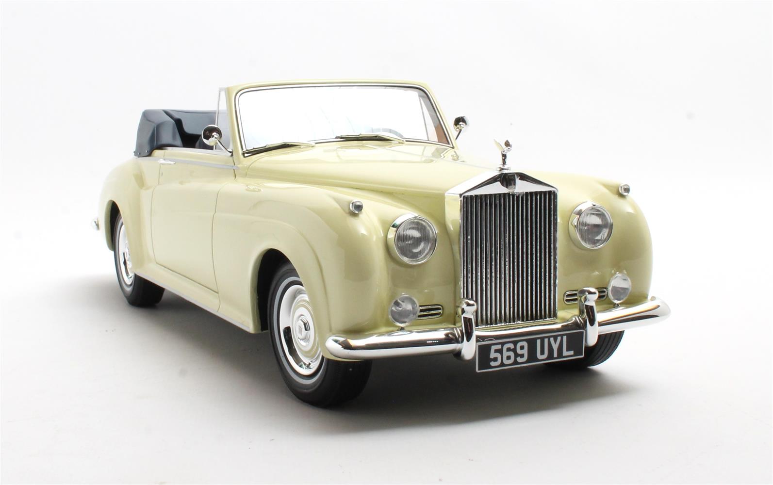 CULT 1:18 Resin - 1960 Rolls Royce Silver Cloud DHC, Ivory - CML105-2