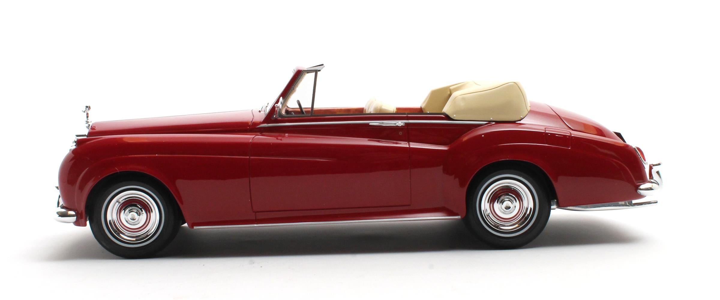CULT 1:18 Resin - 1960 Rolls Royce Silver Cloud DHC, RHD, Red - CML105-3