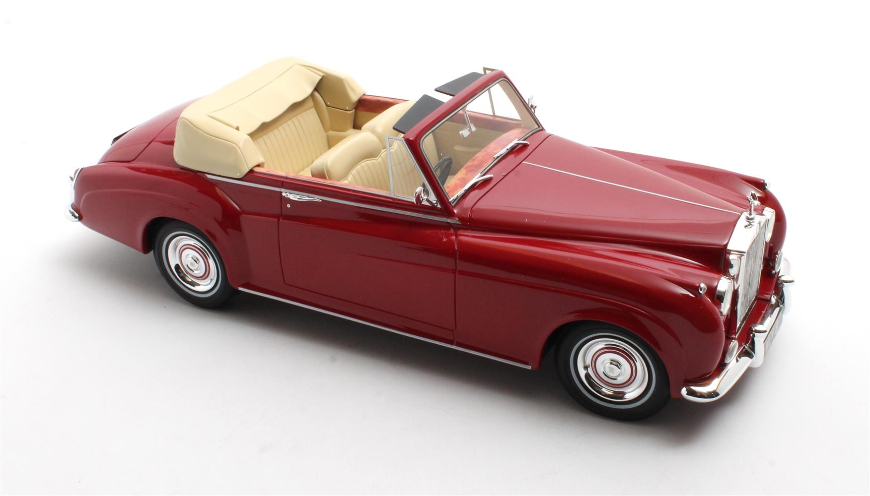 CULT 1:18 Resin - 1960 Rolls Royce Silver Cloud DHC, RHD, Red - CML105-3