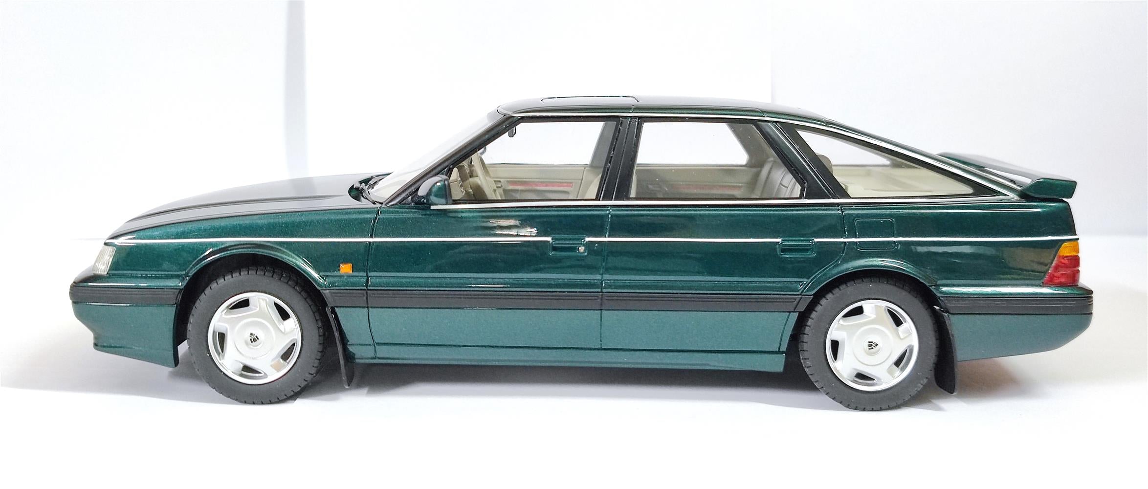 CULT 1:18 Resin - 1988-1989 Rover 827 Vitesse - Metallic Green - CML191-1
