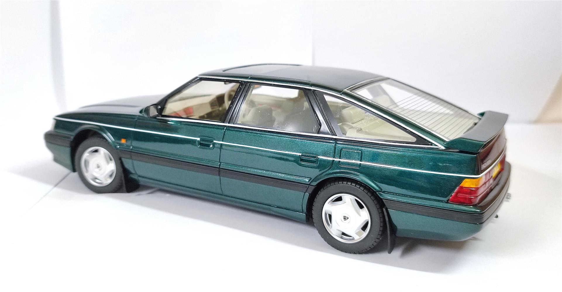 CULT 1:18 Resin - 1988-1989 Rover 827 Vitesse - Metallic Green - CML191-1